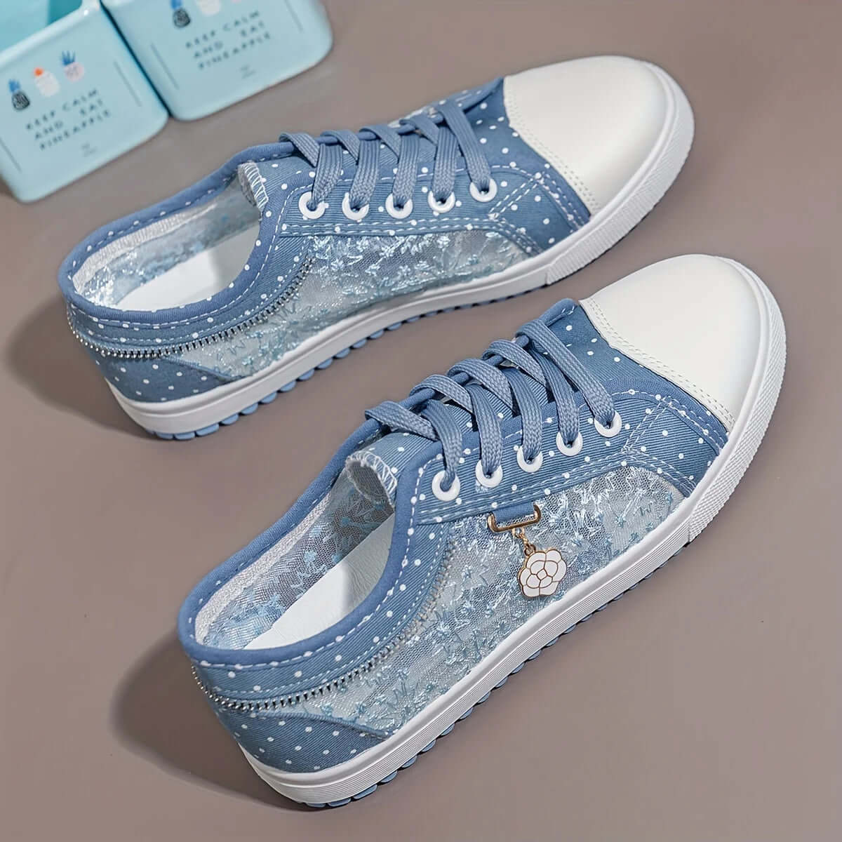50% OFF + Free Shipping! I Cutout Lace Canvas Platform Sneakers - VERRANOO