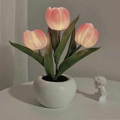 BloomGlow™ Tulip Table Lamp