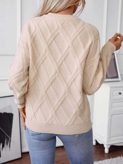 Classic Diamond Knit Round Neck Sweater - VERRANOO