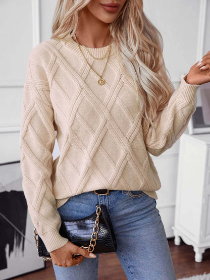 Classic Diamond Knit Round Neck Sweater - VERRANOO