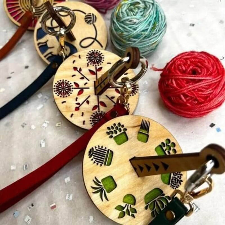 1+1 FREE | CraftEase Portable Wrist Yarn Holder