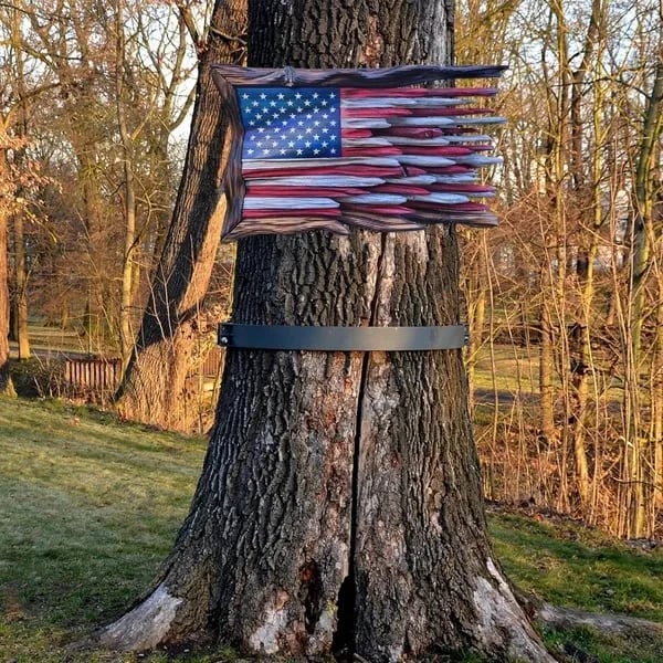 HonorCraft Wooden American Flag - VERRANOO