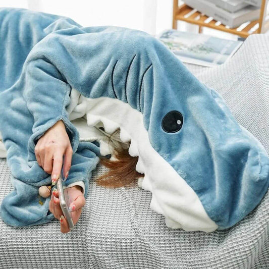 SnuggleShark Cozy Wearable Blanket - VERRANOO