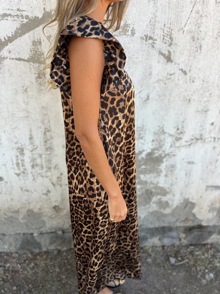 WildFemme Leopard V - Neck Jumpsuit - VERRANOO