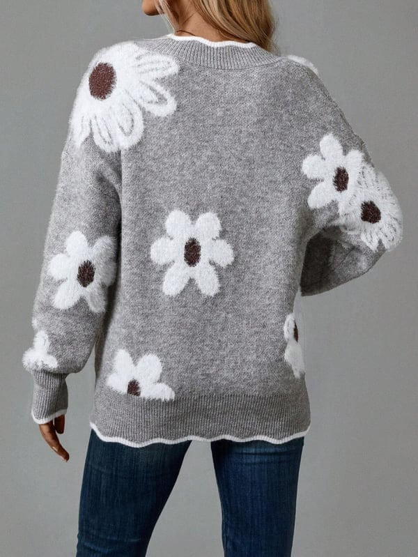 Women's Floral Pattern Scallop Trim Sweater - VERRANOO